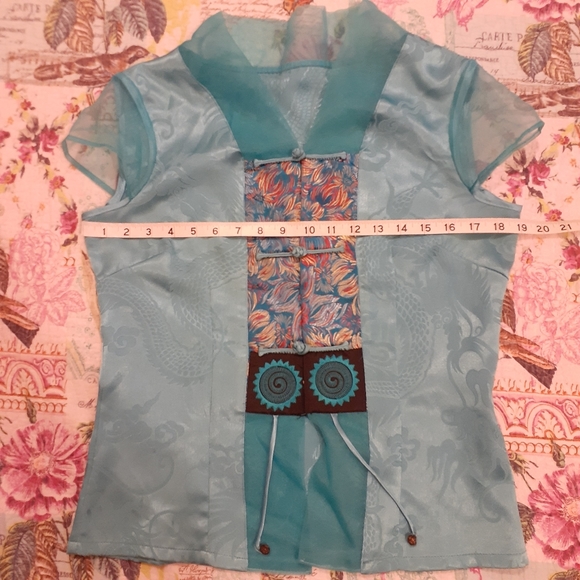 Sky Blue Asian Satin Top. Size Medium - Picture 7 of 9